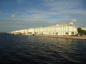 Museu Ermitage ao fundo