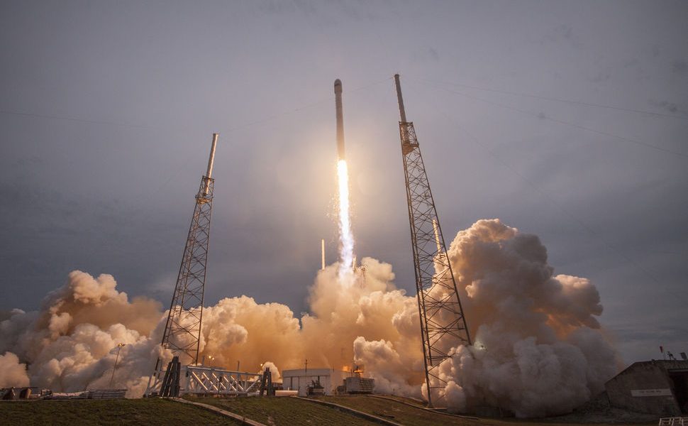 A primeira capsula da SpaceX para Marte se chamará “Coração de Ouro”