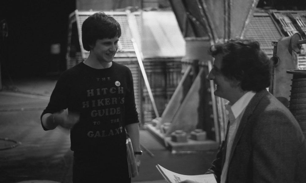 Conheça Kevin Jon Davies, o amigo e braço direito de Douglas Adams