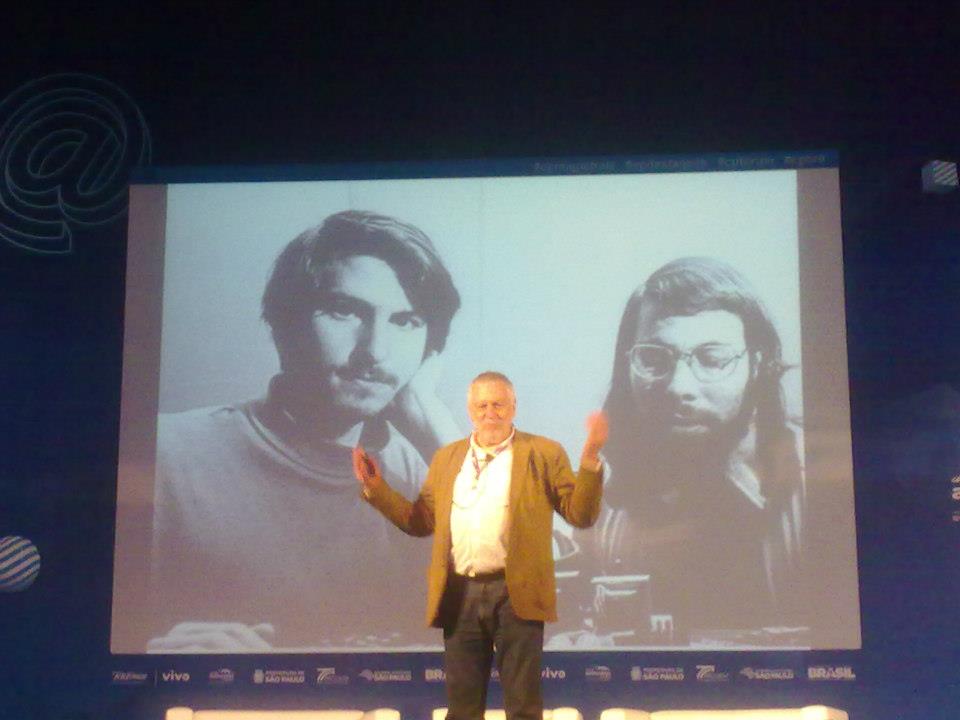 Para quem não sabe, Nolan este no Brasil em 2013, palestrando na Campus Party.