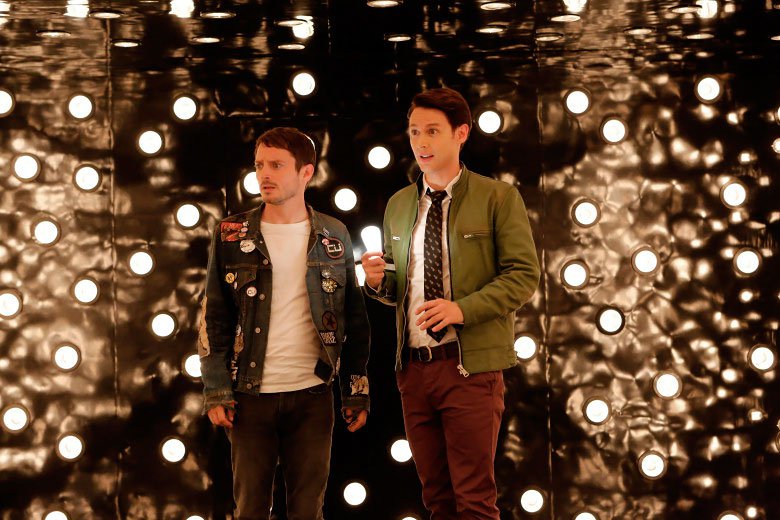 Dirk Gently’s Holistic Detective Agency: Comparando a série e o livro