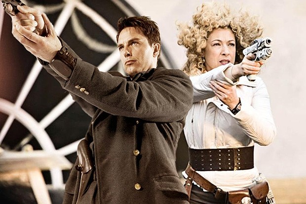 Alex Kingston quer um episódio de River Song e Capitão Jack Harkness em Doctor Who