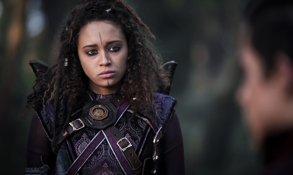 Sunny e Nix procuram informações que poderiam destruir o Peregrino em “Into the Badlands”