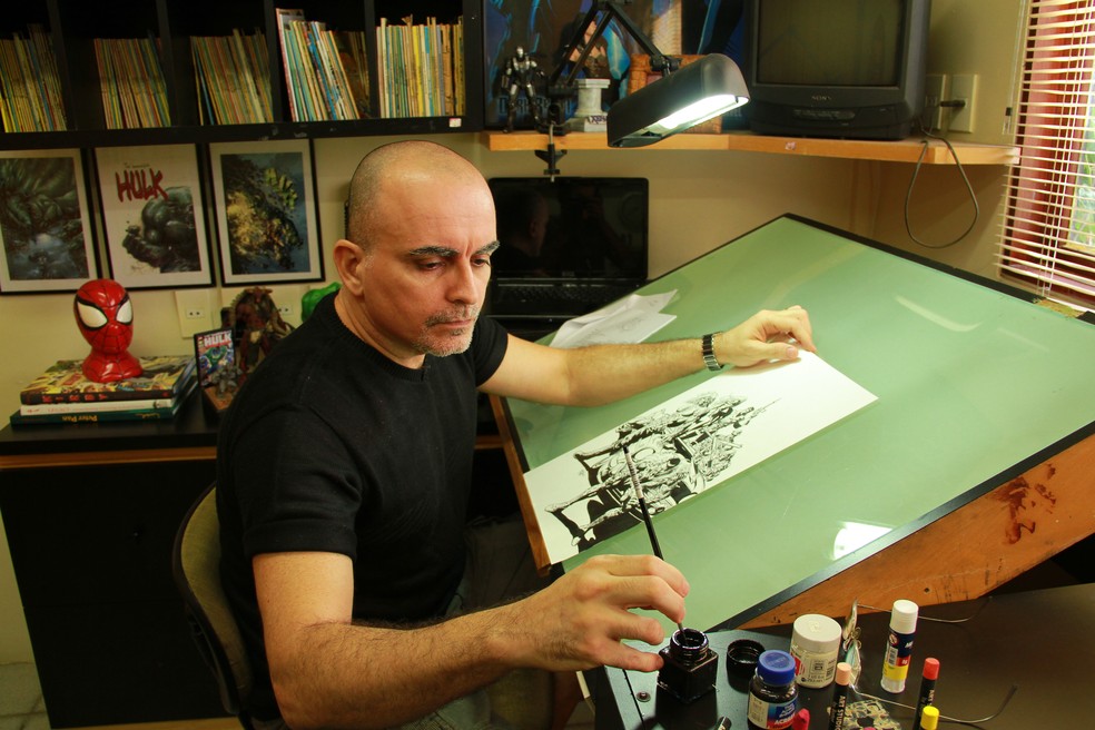 Mike Deodato Jr. assina pôster oficial da CCXP19