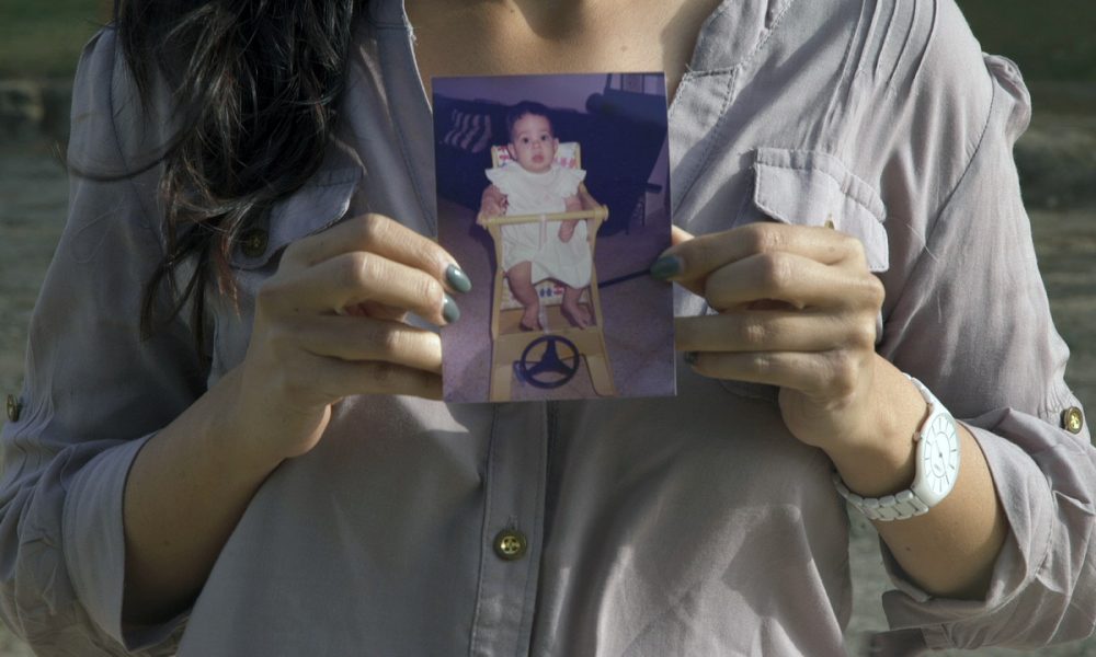 SÉRIE “ADOTADOS” MOSTRA BRASILEIROS EM BUSCA DE SUAS FAMÍLIAS BIOLÓGICAS