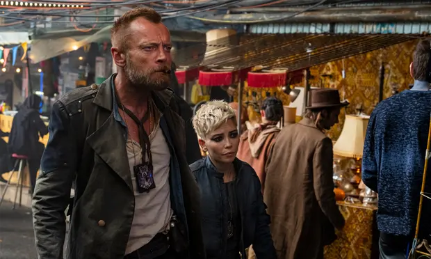 Filha de Terry Pratchett se diz insatisfeita com adaptação de ‘The Watch’